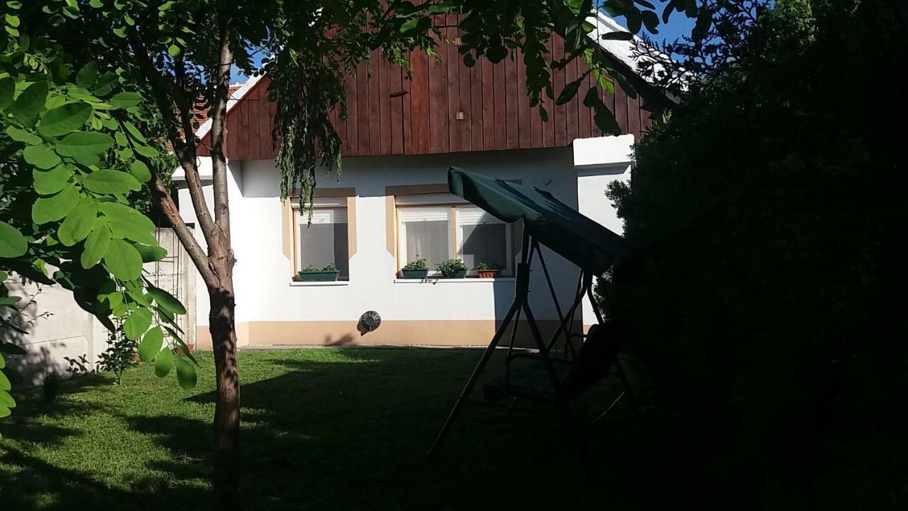Júlia Vendégház Sarród Extérieur photo