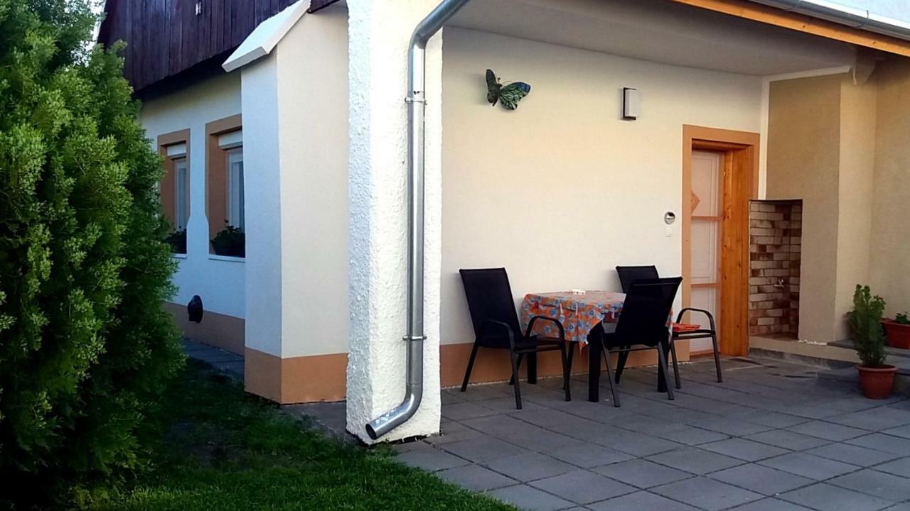 Júlia Vendégház Sarród Extérieur photo